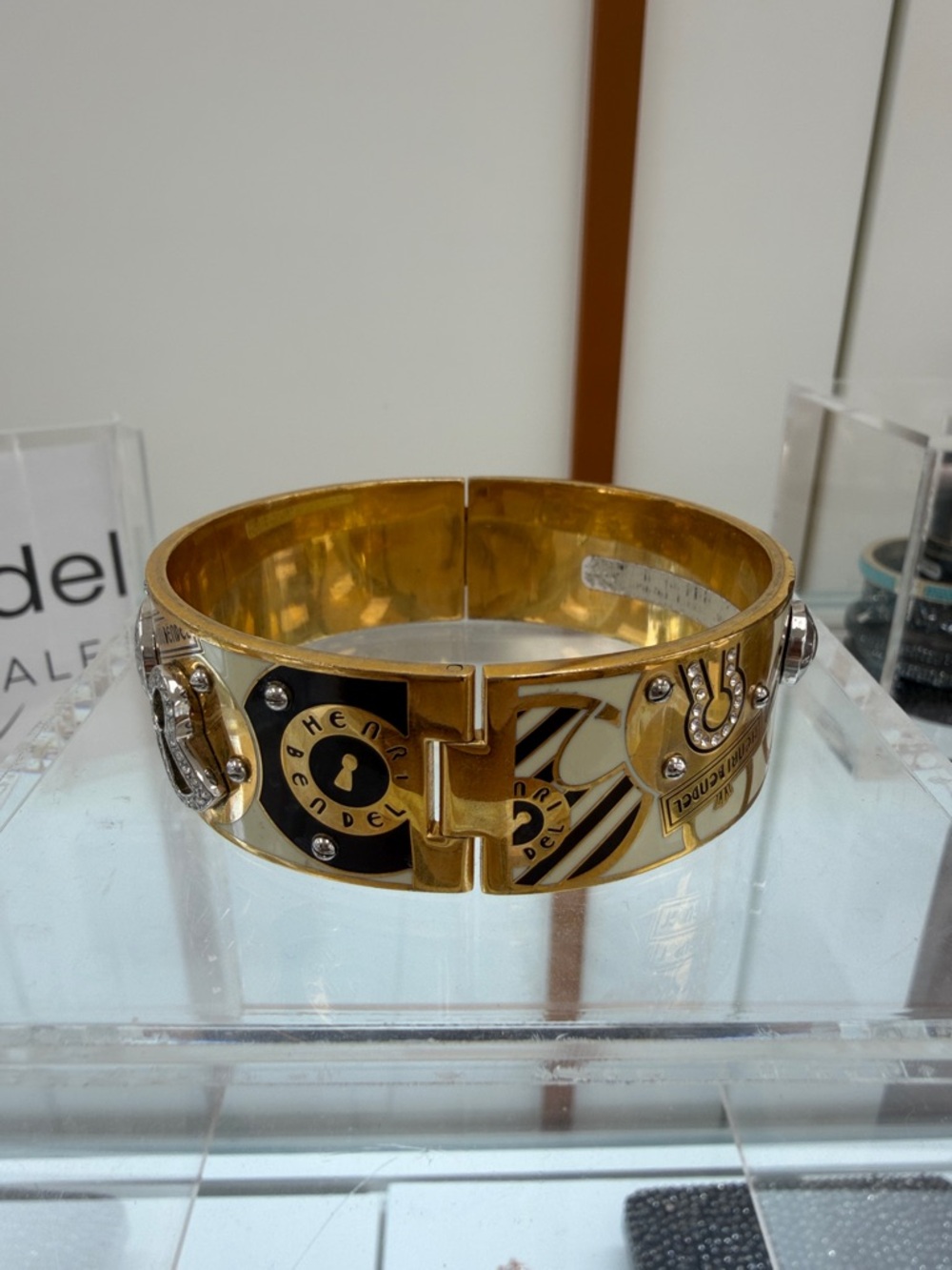 NWT Henri Bendel Gold-tone Decorative Bangle Bracelet with Black & White Accents - Picture 2 of 3